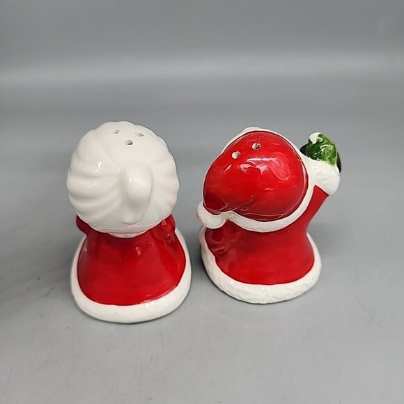 Vintage Christmas Santa w/ Lantern & Mrs Claus Salt and Pepper Shakers Japan 3" - Picture 2 of 4